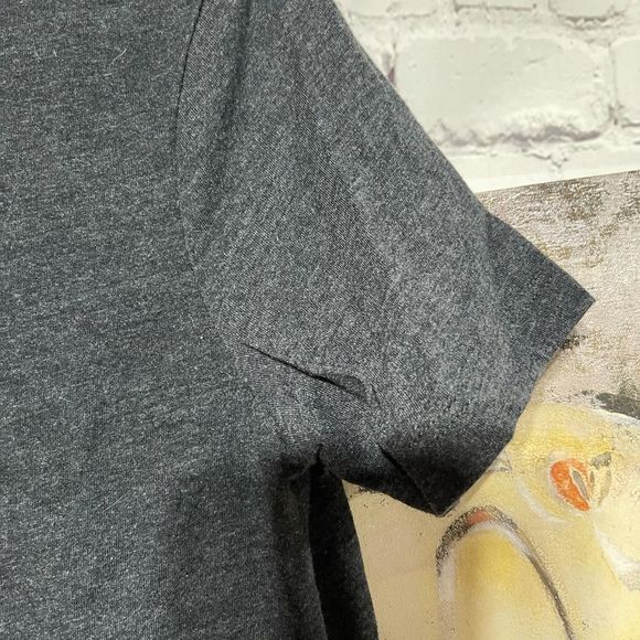 Old Navy Charcoal V-neck Wardrobe Staple - Picture 6 of 8